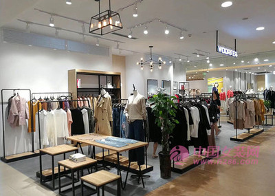 现在开服装店还能赚钱吗？机遇与挑战并存