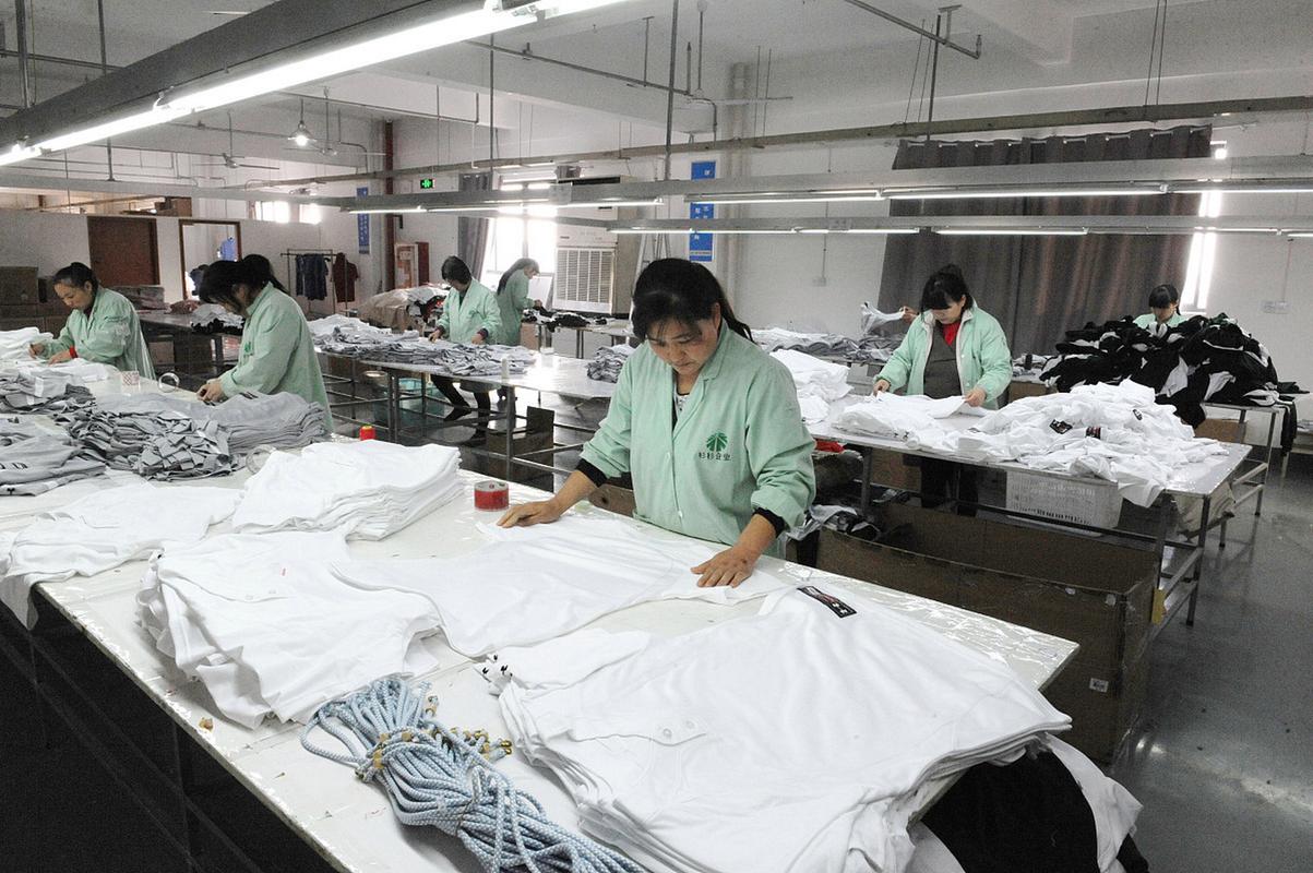 隐形的手铐 当“报复”成了打工人的回响